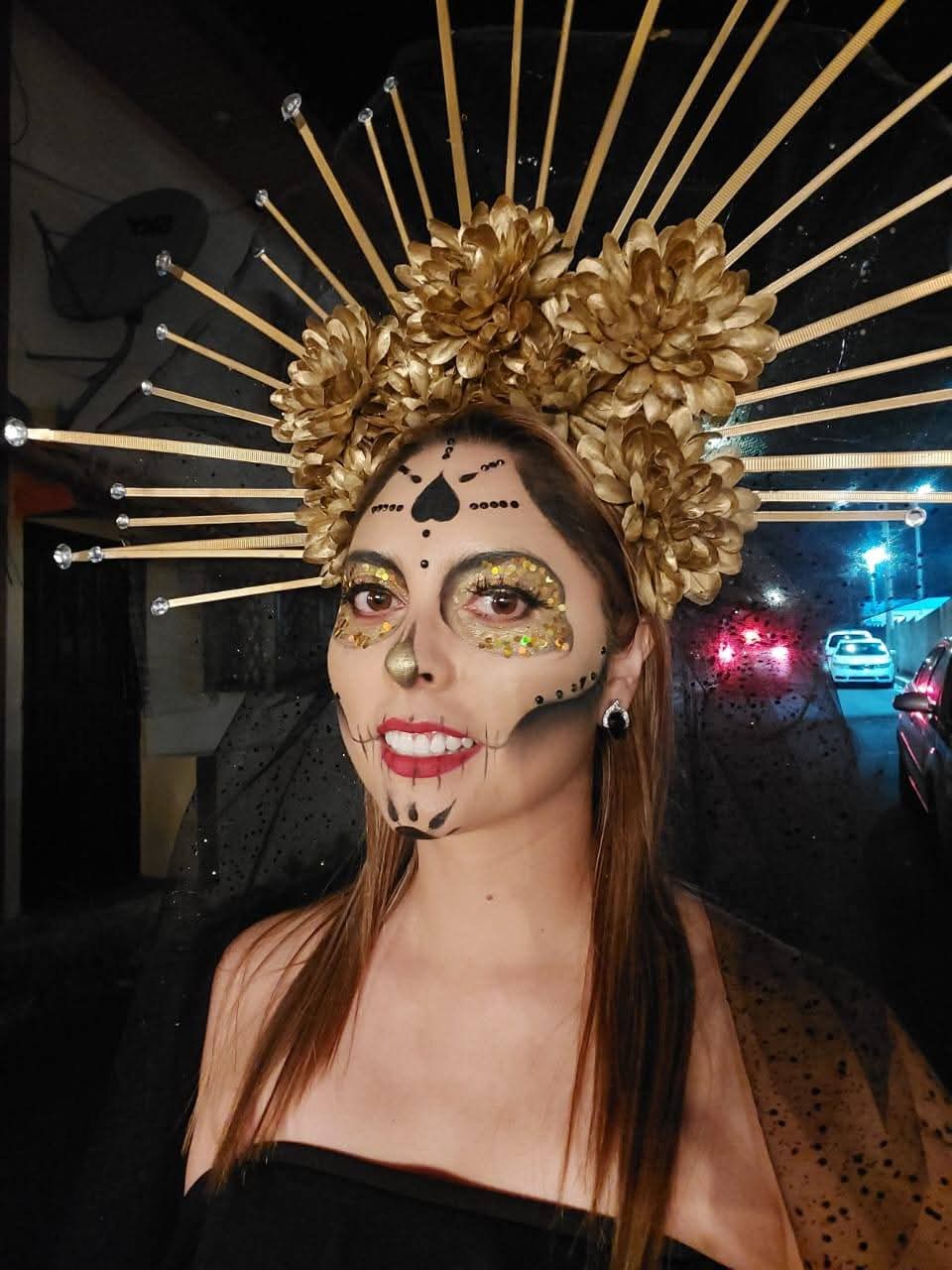 Maquillaje artístico con temática de calavera