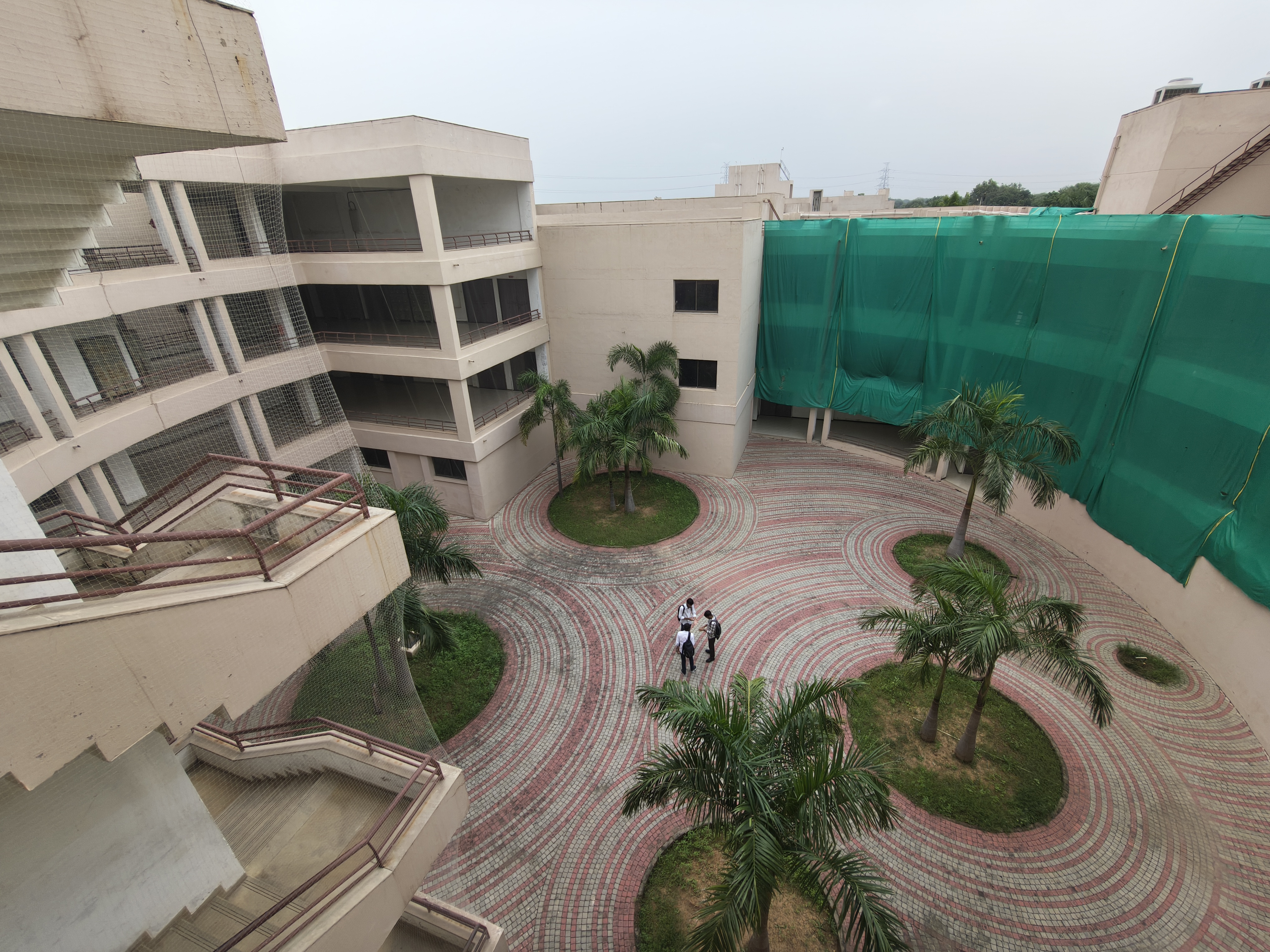 MIP Campus Walkway