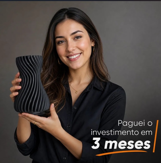 Empreendedora com peça 3D — Pagou investimento em 3 meses