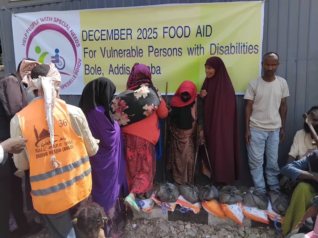 Food aid distribution in Bole, Addis Ababa