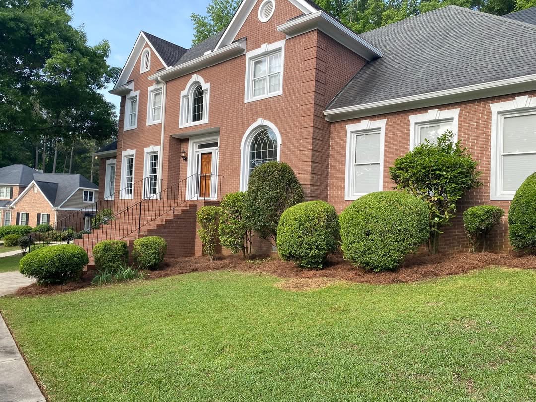 Beautiful luxury home with professional landscaping by Beretta Five Solutions