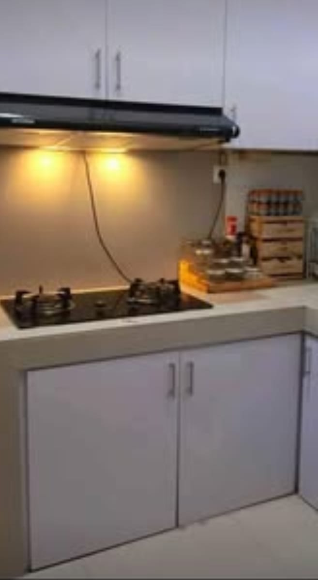Dapur Sudah Lengkap dengan Kitchen Set