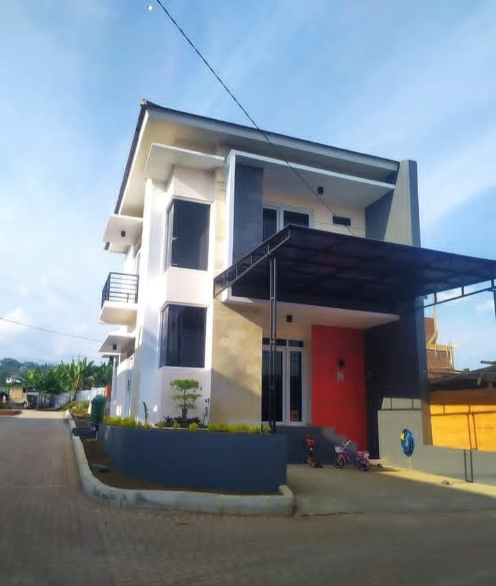 Rumah 2 Lantai Mewah SSP Salt River Cimahi Tampak Depan Samping