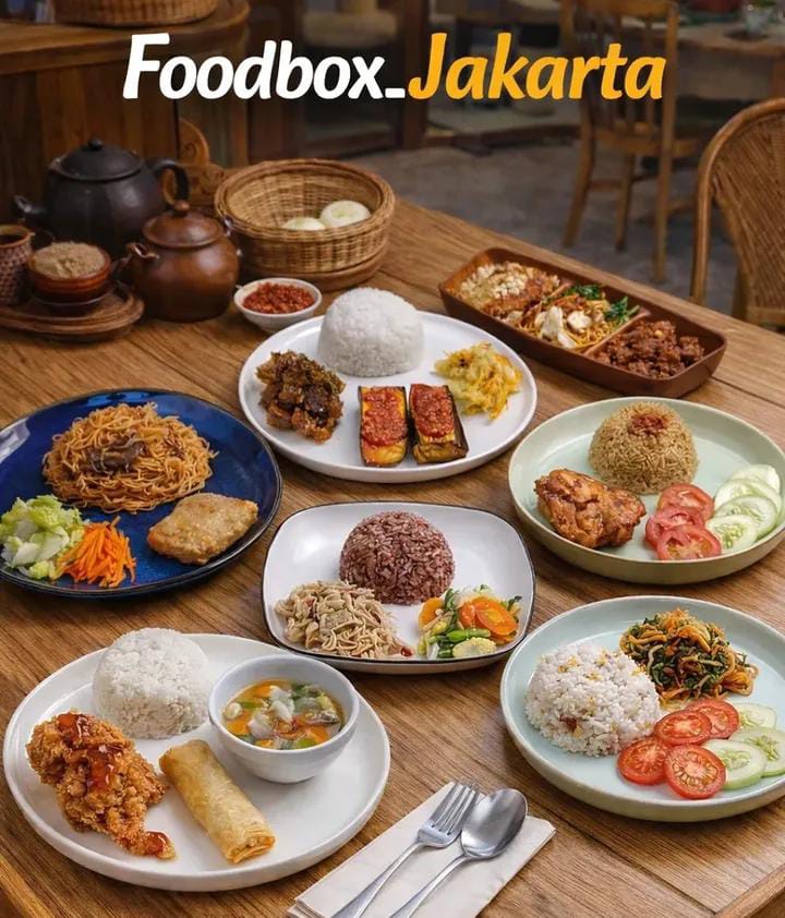 Pilihan menu lengkap Foodbox Jakarta di meja