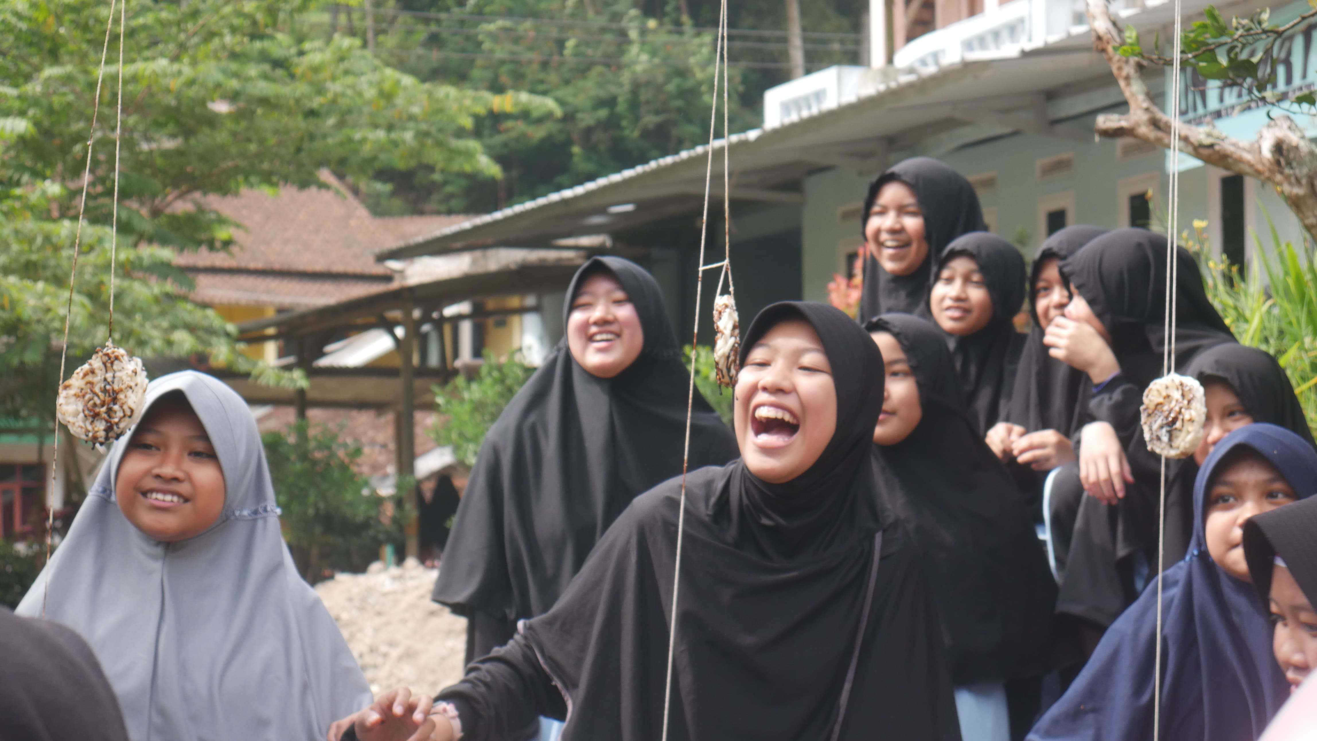 Santri SMP Darun Nasya berkegiatan outdoor