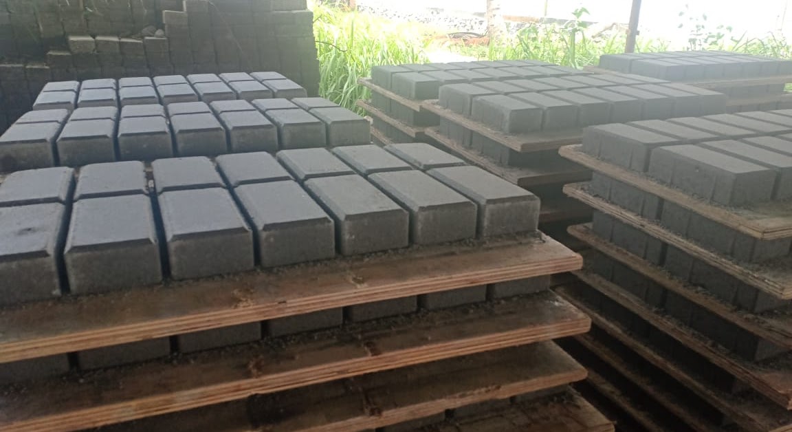 Produk Paving Block di Pabrik Hollyblock