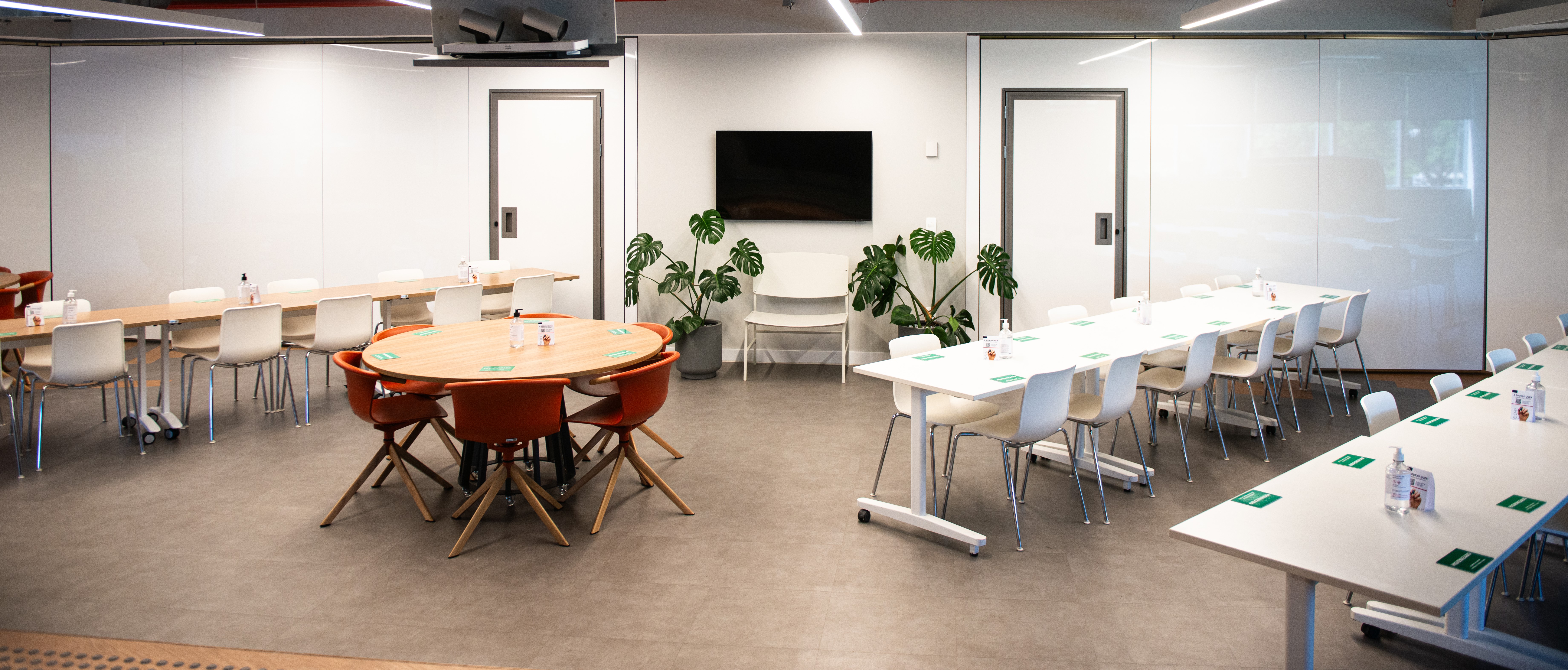 Espaço multiuso BASF com divisórias retráteis Dimoflex - DA Divisórias