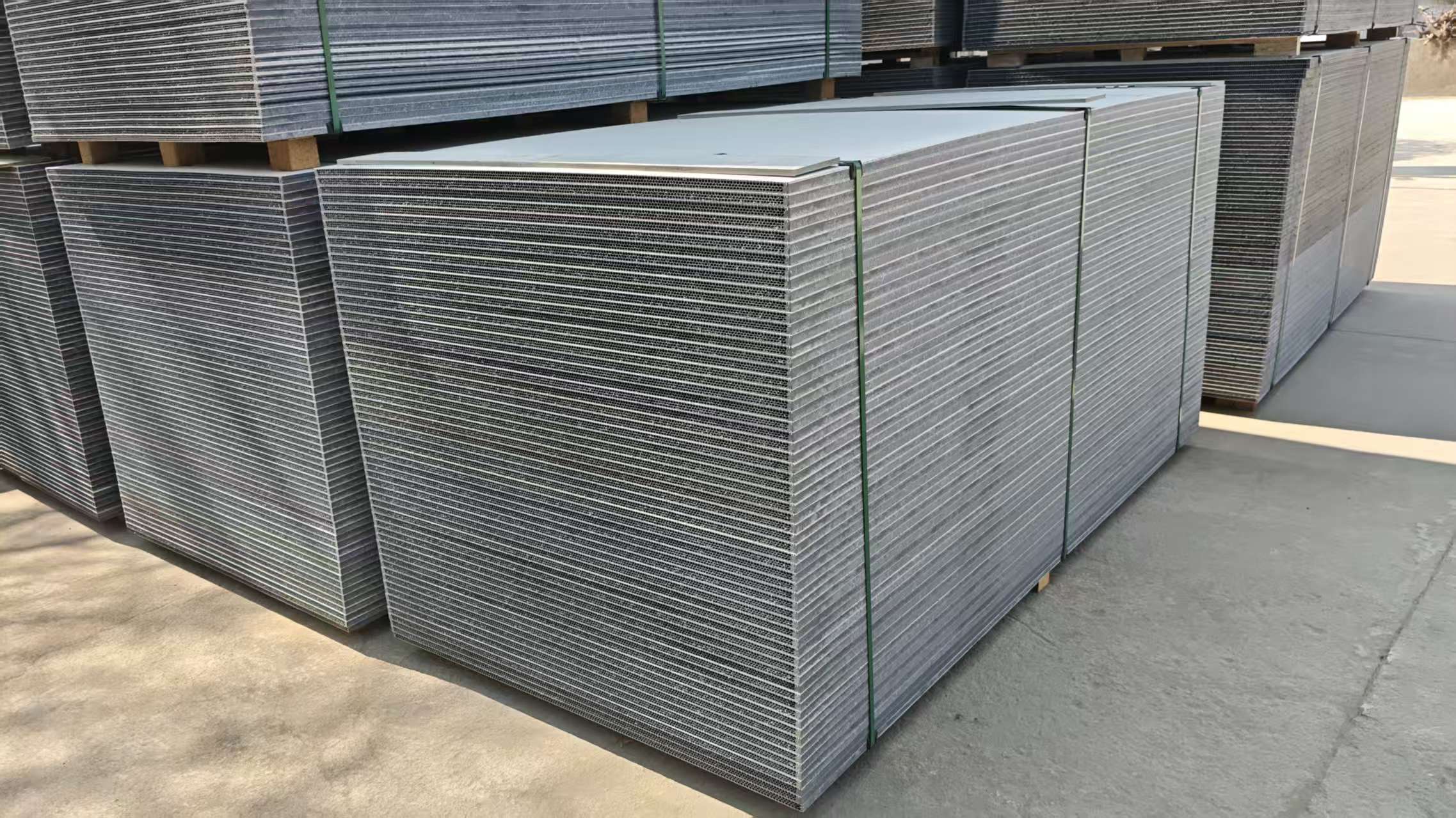 PP hollow plastic formwork bundles for column and slab construction