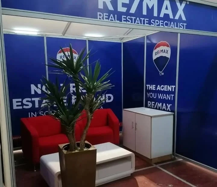 RE/MAX real estate booth