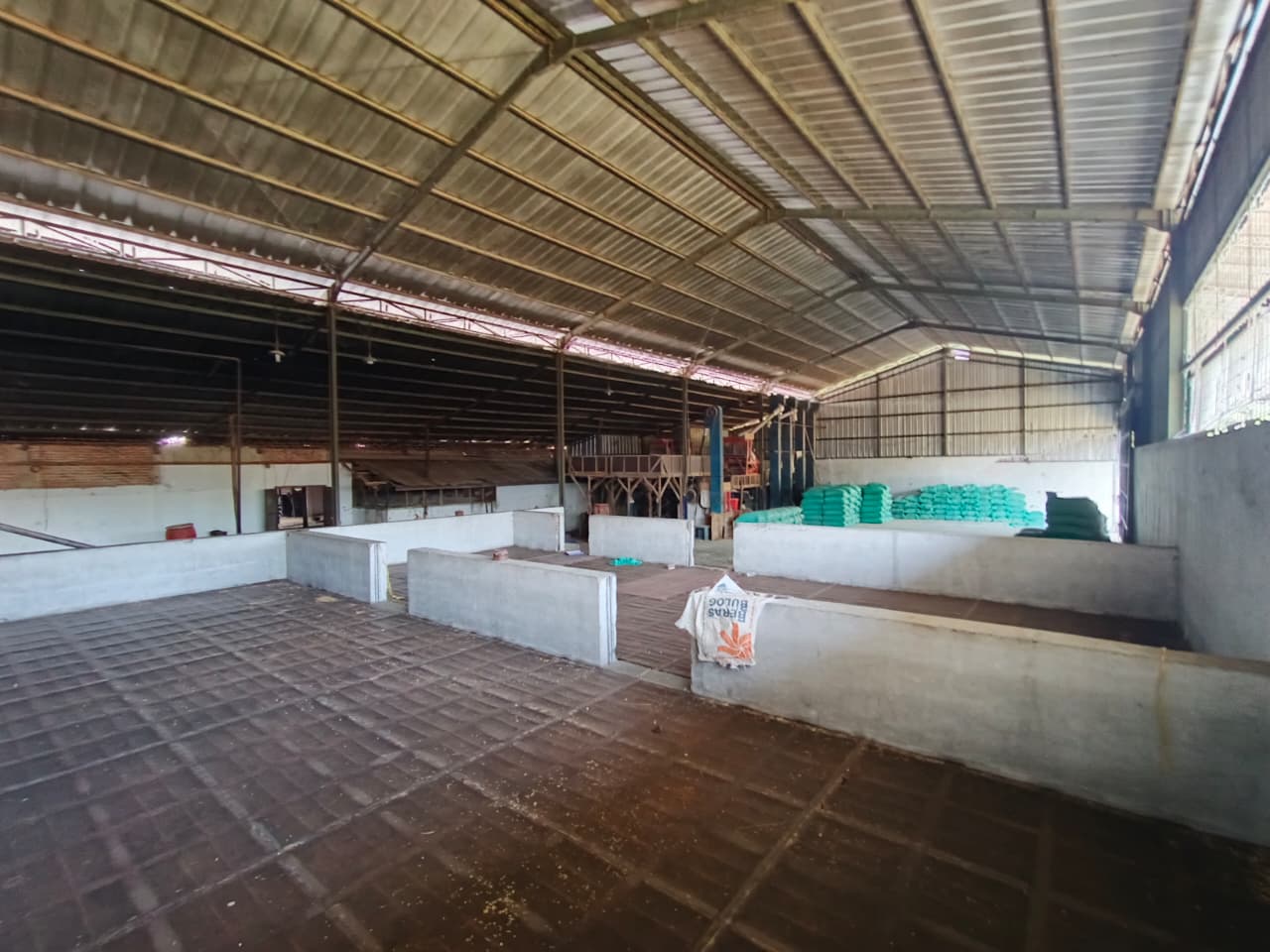 Interior Gudang Pabrik PKMJ