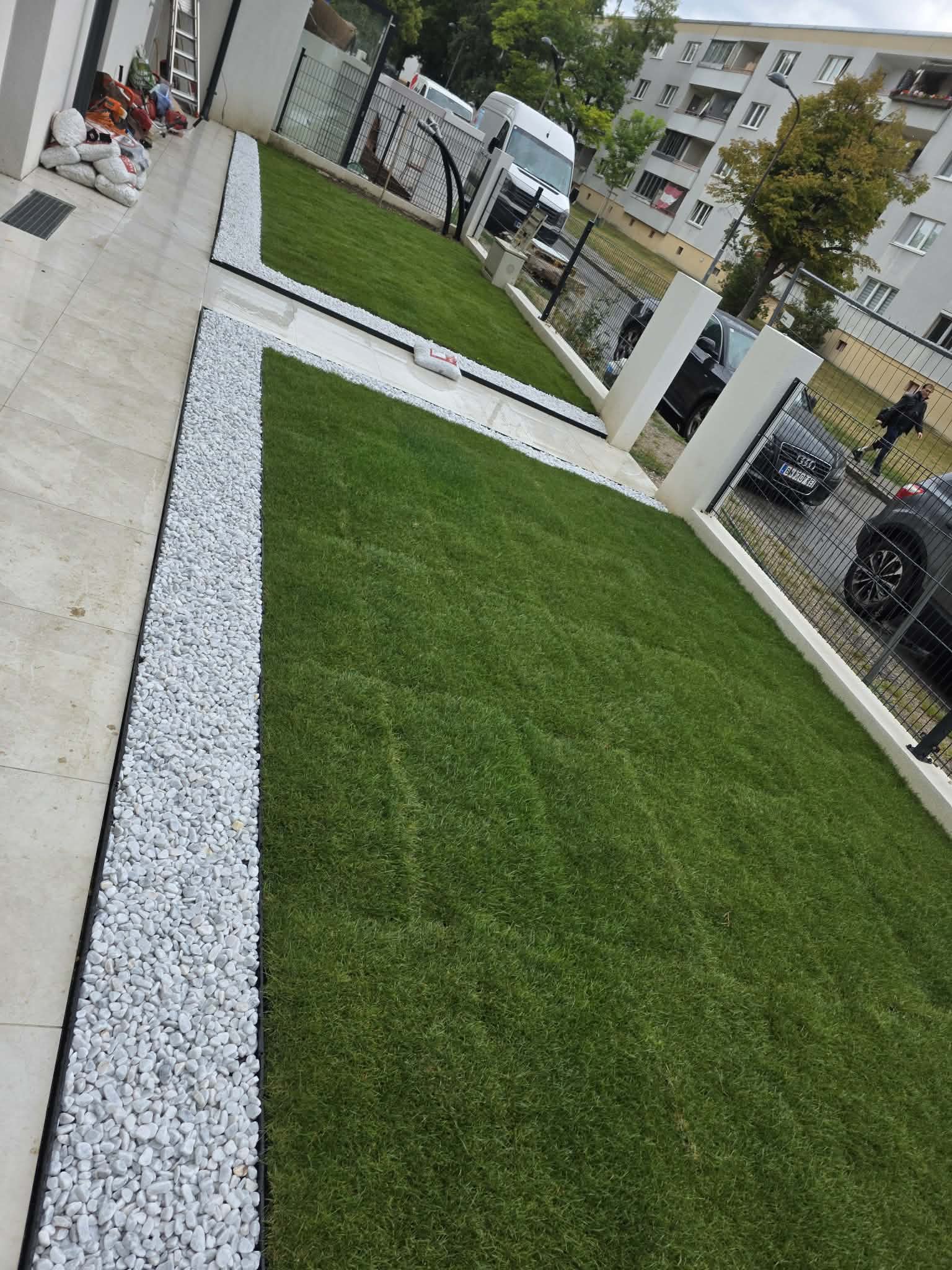 Rasenverlegung - Fertiger Rollrasen