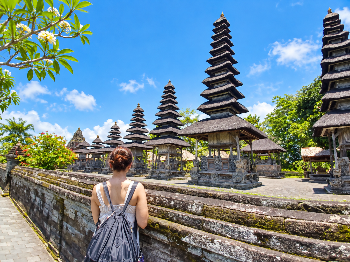 バリの寺院（メル塔）