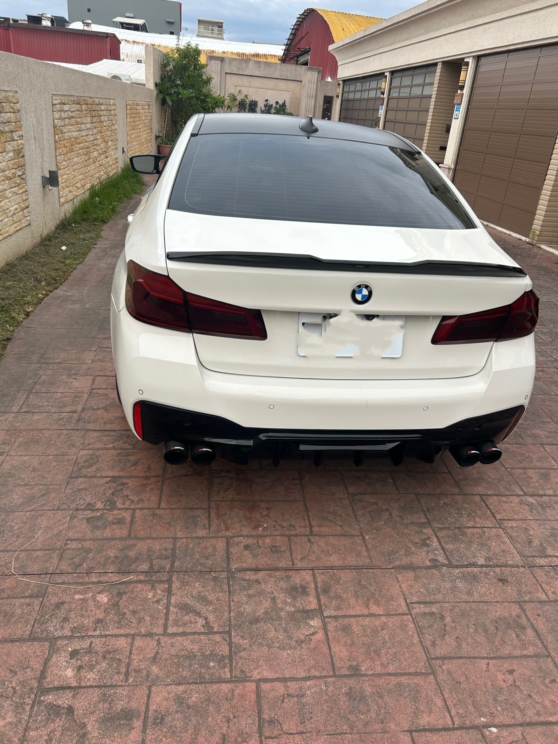 靜巷中的數位幽靈