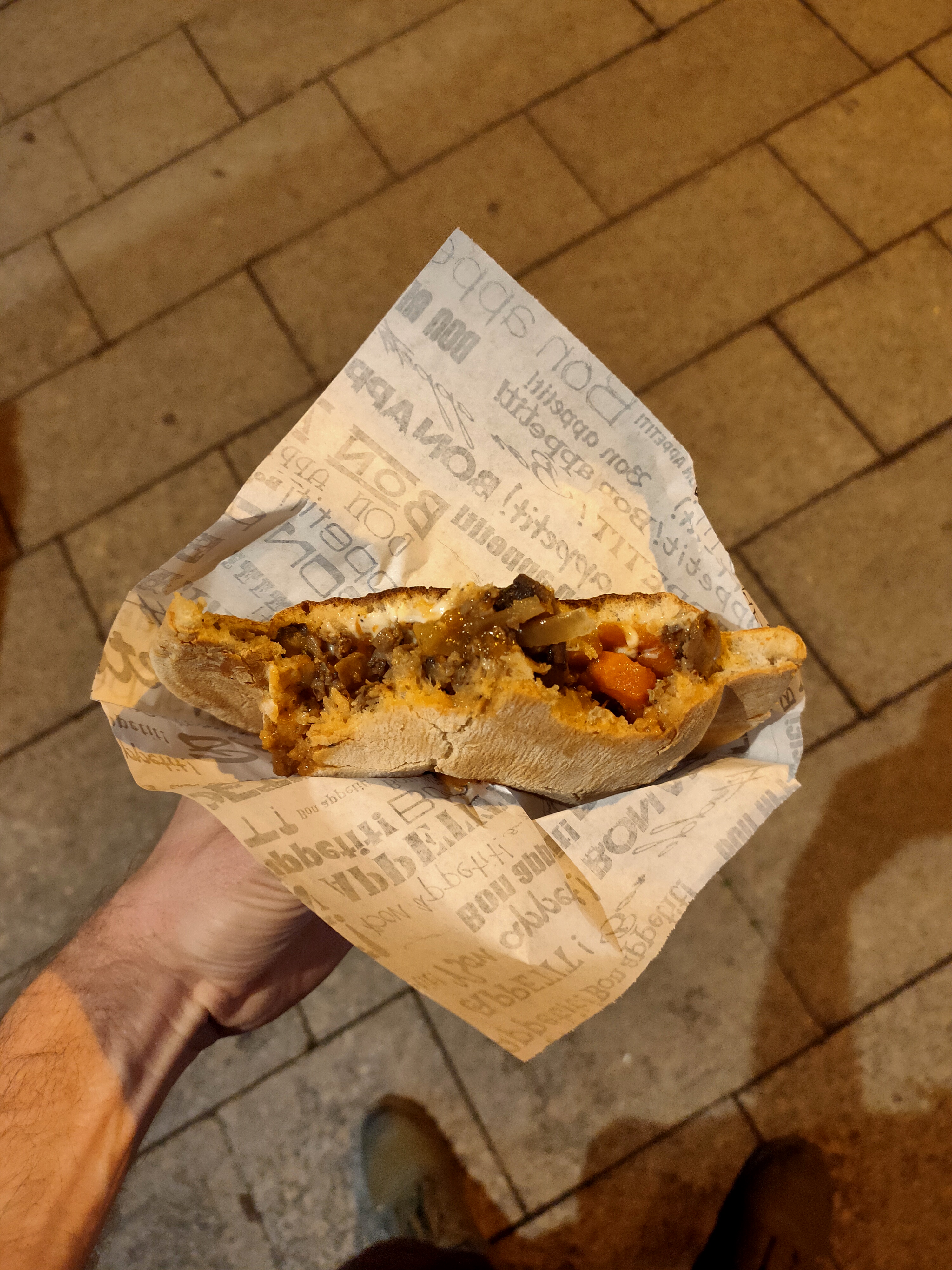 Mâncare în hârtie Bon appétit