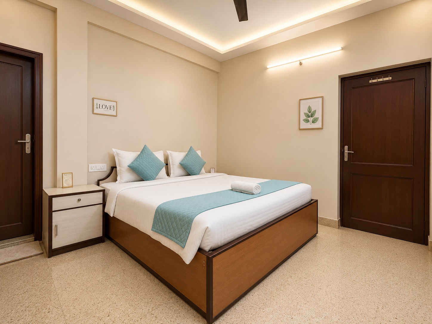 Well-Furnished Room