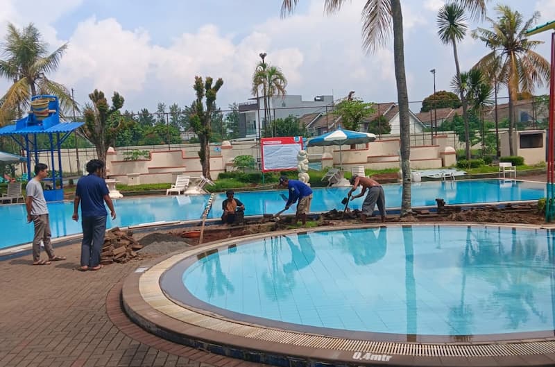 Proyek Paving Block Bukit Rivaria Sawangan