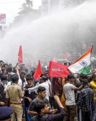 Water cannon deployed at protest