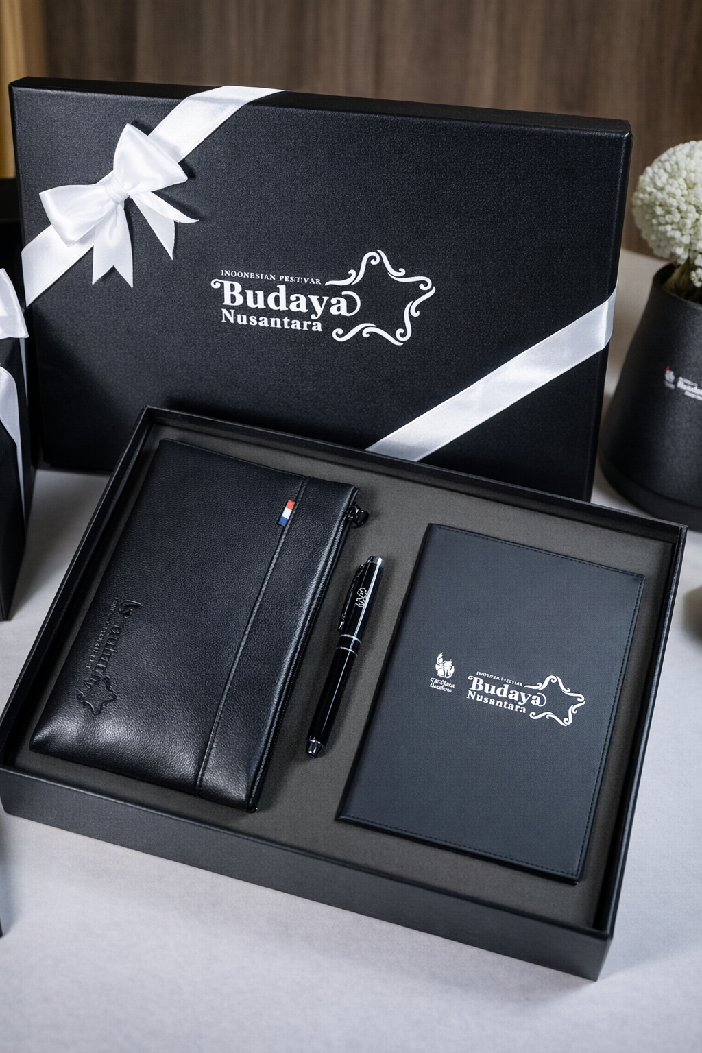 Indonesian PESTIVAR Budaya Nusantara Gift Set