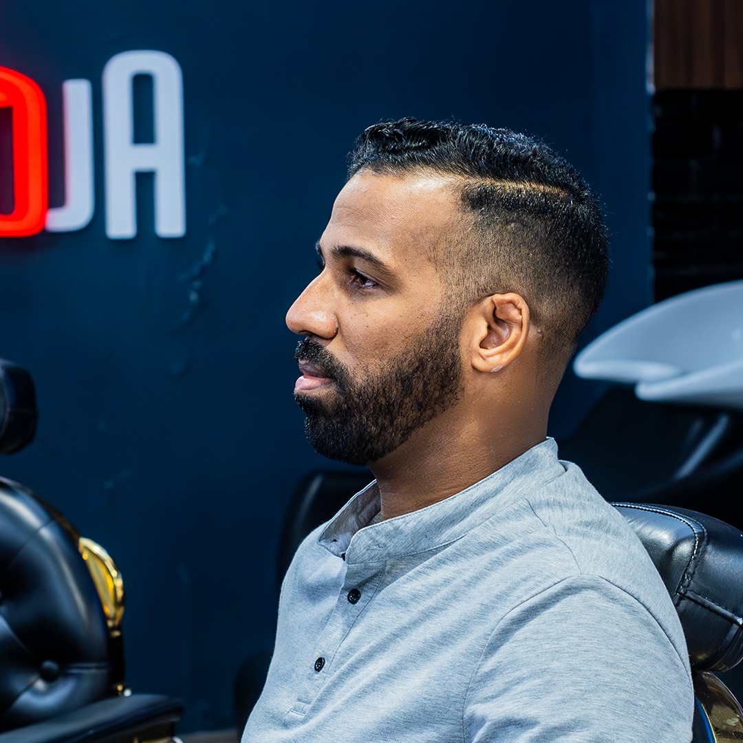 Corte degradado en la barbería