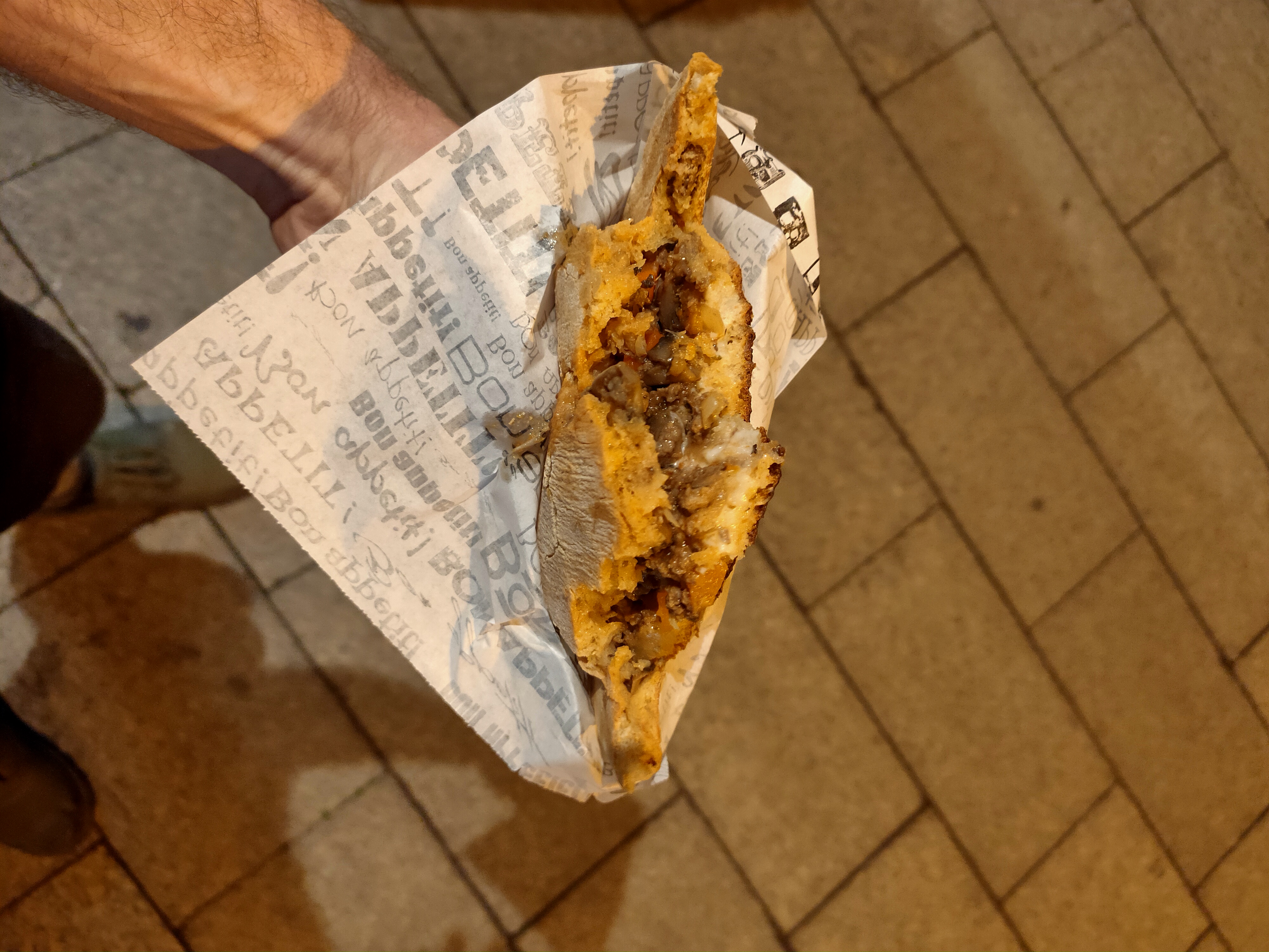 Sandwich în hârtie Bon abbetti